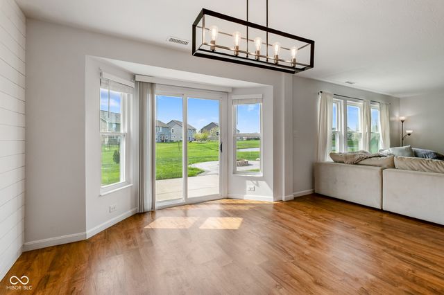 5571 W Woodhaven Drive, Mccordsville, IN 46055