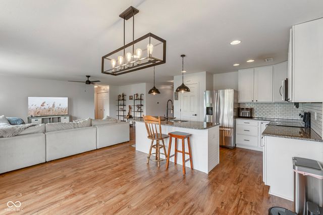 5571 W Woodhaven Drive, Mccordsville, IN 46055