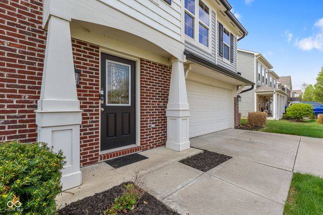 5571 W Woodhaven Drive, Mccordsville, IN 46055