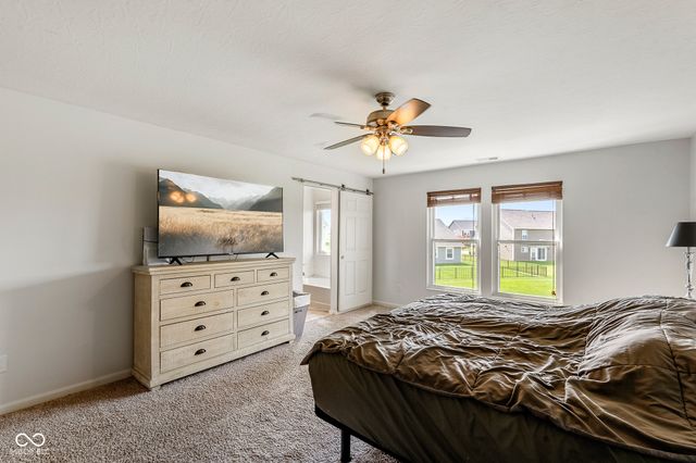 5571 W Woodhaven Drive, Mccordsville, IN 46055