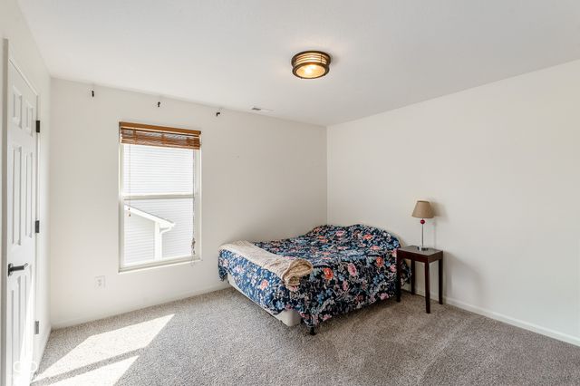 5571 W Woodhaven Drive, Mccordsville, IN 46055