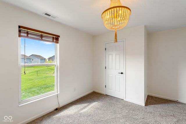 5571 W Woodhaven Drive, Mccordsville, IN 46055