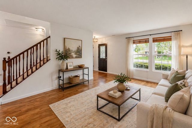 5571 W Woodhaven Drive, Mccordsville, IN 46055