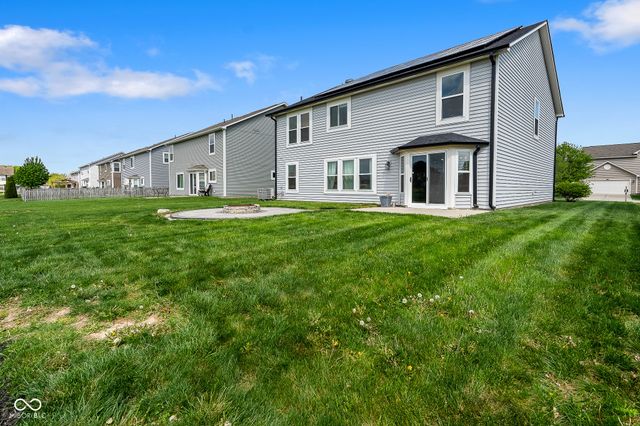 5571 W Woodhaven Drive, Mccordsville, IN 46055