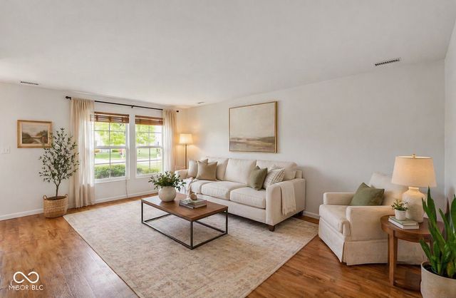 5571 W Woodhaven Drive, Mccordsville, IN 46055