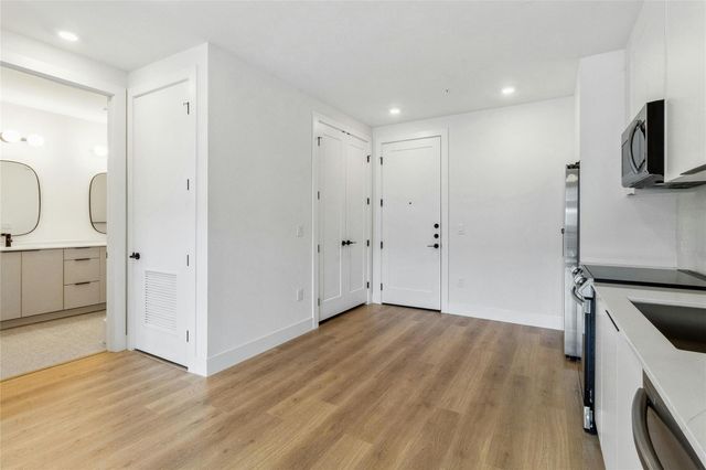 1701 Simond Ave 401, Austin, TX 78723