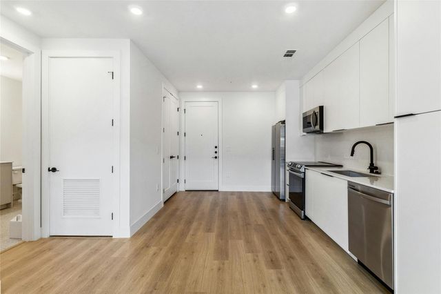 1701 Simond Ave 401, Austin, TX 78723