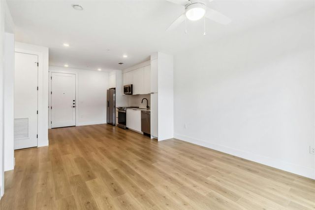 1701 Simond Ave 401, Austin, TX 78723