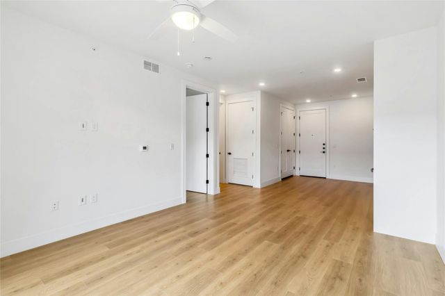 1701 Simond Ave 401, Austin, TX 78723