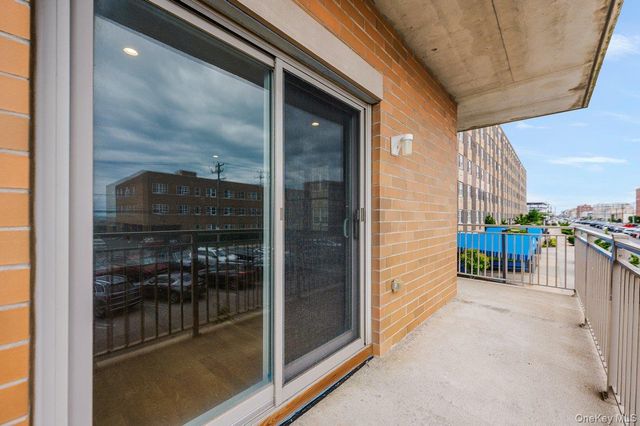 661 W Broadway 402, Long Beach, NY 11561