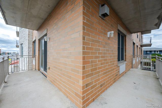 661 W Broadway 402, Long Beach, NY 11561