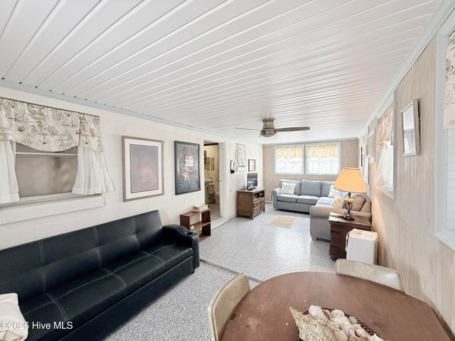 124 Bayshore Drive, Cape Carteret, NC 28584