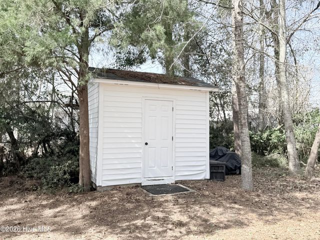 124 Bayshore Drive, Cape Carteret, NC 28584