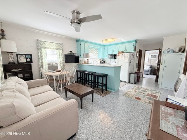 124 Bayshore Drive, Cape Carteret, NC 28584