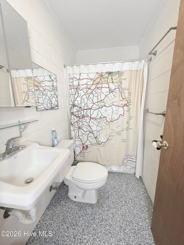 124 Bayshore Drive, Cape Carteret, NC 28584