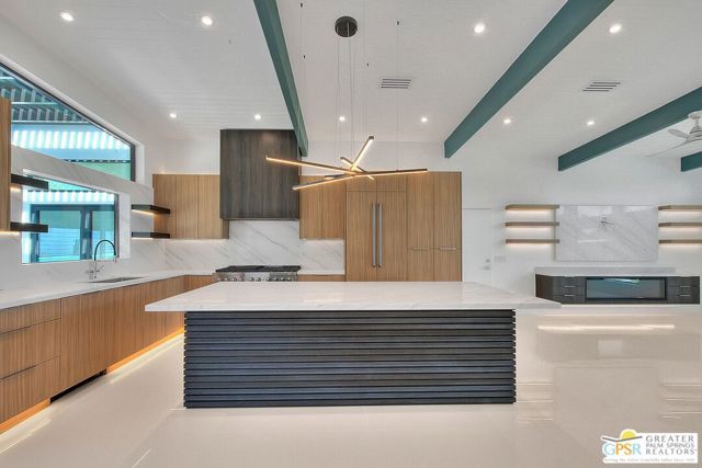 2653 N Kitty Hawk Drive, Palm Springs, CA 92262