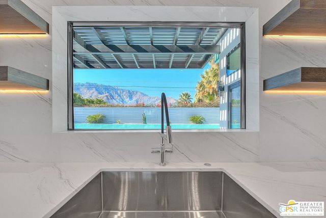 2653 N Kitty Hawk Drive, Palm Springs, CA 92262