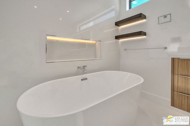 2653 N Kitty Hawk Drive, Palm Springs, CA 92262