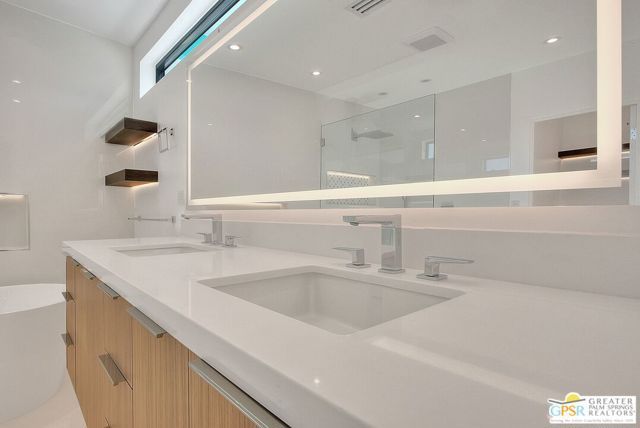 2653 N Kitty Hawk Drive, Palm Springs, CA 92262