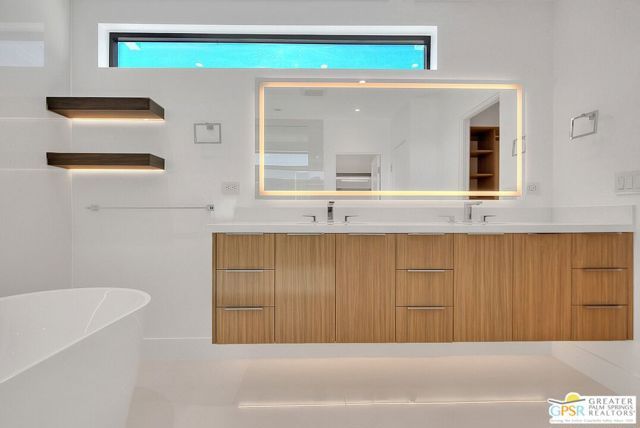 2653 N Kitty Hawk Drive, Palm Springs, CA 92262