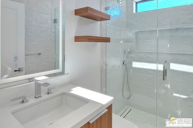 2653 N Kitty Hawk Drive, Palm Springs, CA 92262