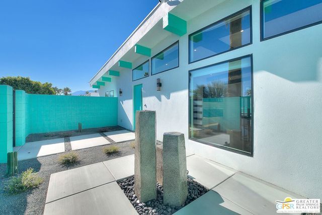 2653 N Kitty Hawk Drive, Palm Springs, CA 92262