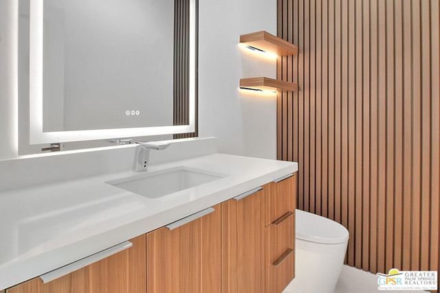 2653 N Kitty Hawk Drive, Palm Springs, CA 92262