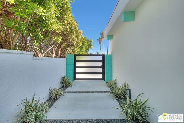 2653 N Kitty Hawk Drive, Palm Springs, CA 92262