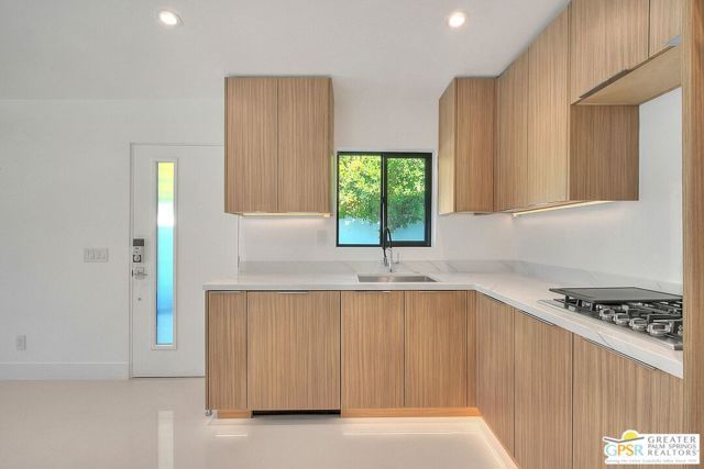 2653 N Kitty Hawk Drive, Palm Springs, CA 92262