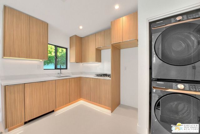 2653 N Kitty Hawk Drive, Palm Springs, CA 92262