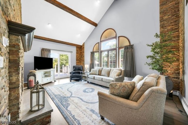 24 W Sunset Rd, Pequannock Twp., NJ 07444