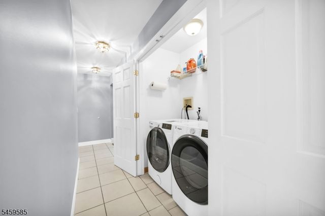 24 W Sunset Rd, Pequannock Twp., NJ 07444