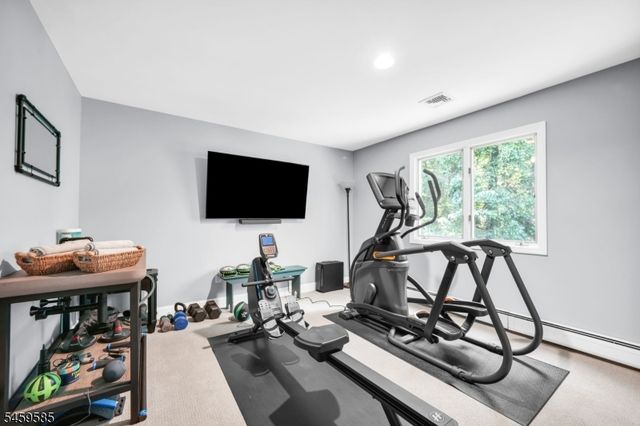 24 W Sunset Rd, Pequannock Twp., NJ 07444