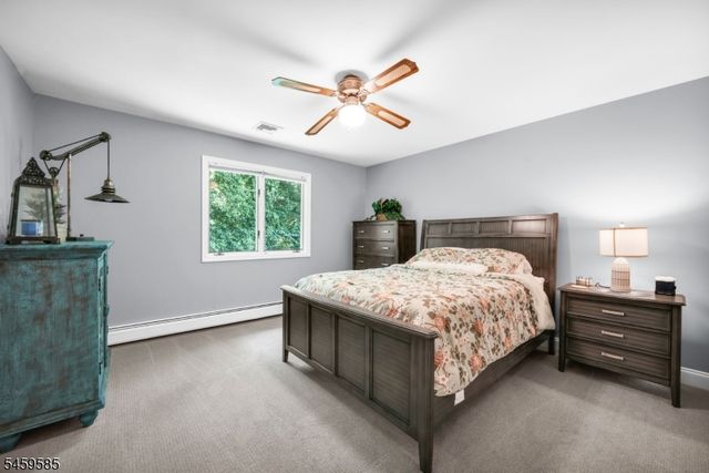 24 W Sunset Rd, Pequannock Twp., NJ 07444
