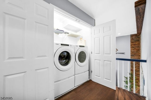 24 W Sunset Rd, Pequannock Twp., NJ 07444