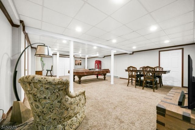 24 W Sunset Rd, Pequannock Twp., NJ 07444