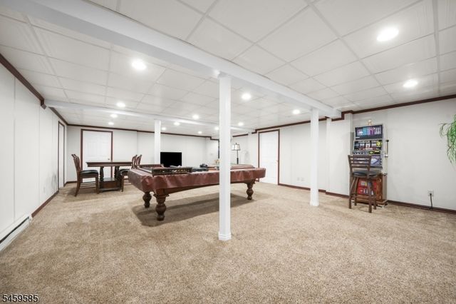 24 W Sunset Rd, Pequannock Twp., NJ 07444