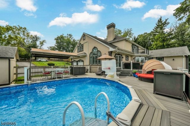 24 W Sunset Rd, Pequannock Twp., NJ 07444