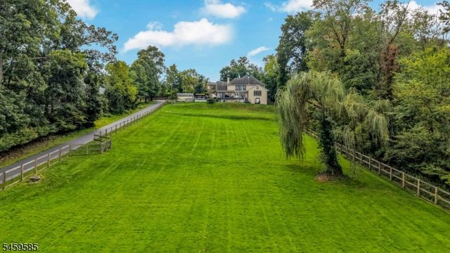 24 W Sunset Rd, Pequannock Twp., NJ 07444