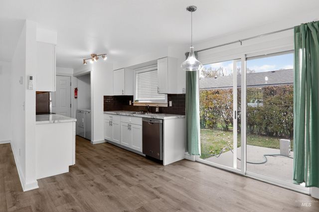 211 Jasper Ave, Middleton, ID 83644