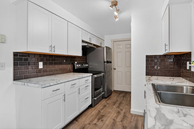 211 Jasper Ave, Middleton, ID 83644