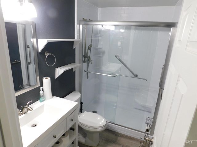 211 Jasper Ave, Middleton, ID 83644