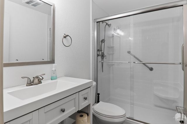 211 Jasper Ave, Middleton, ID 83644