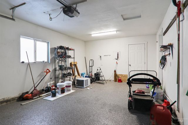 211 Jasper Ave, Middleton, ID 83644