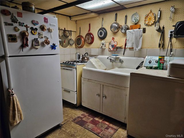 72-34 61 Street, Ridgewood, NY 11385