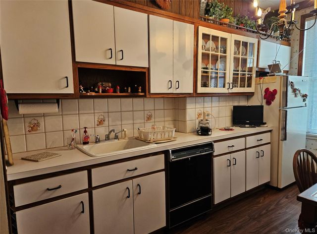 72-34 61 Street, Ridgewood, NY 11385