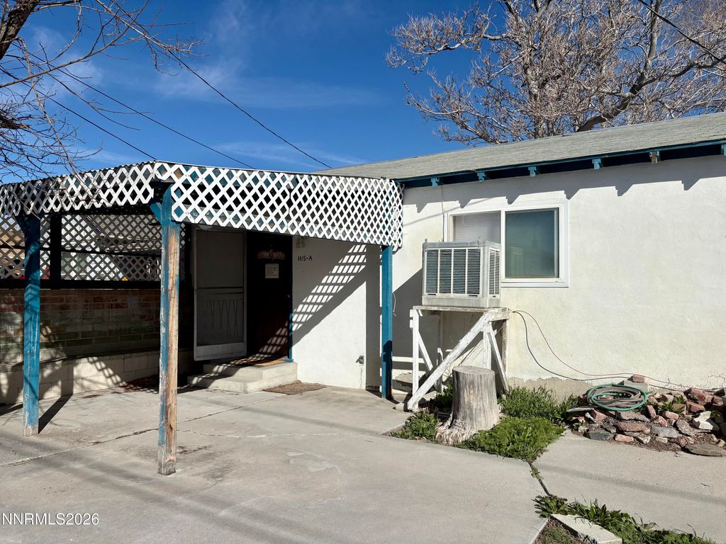 Image 3 of property listing at 1115 Franklin Avenue, Lovelock, NV 89419