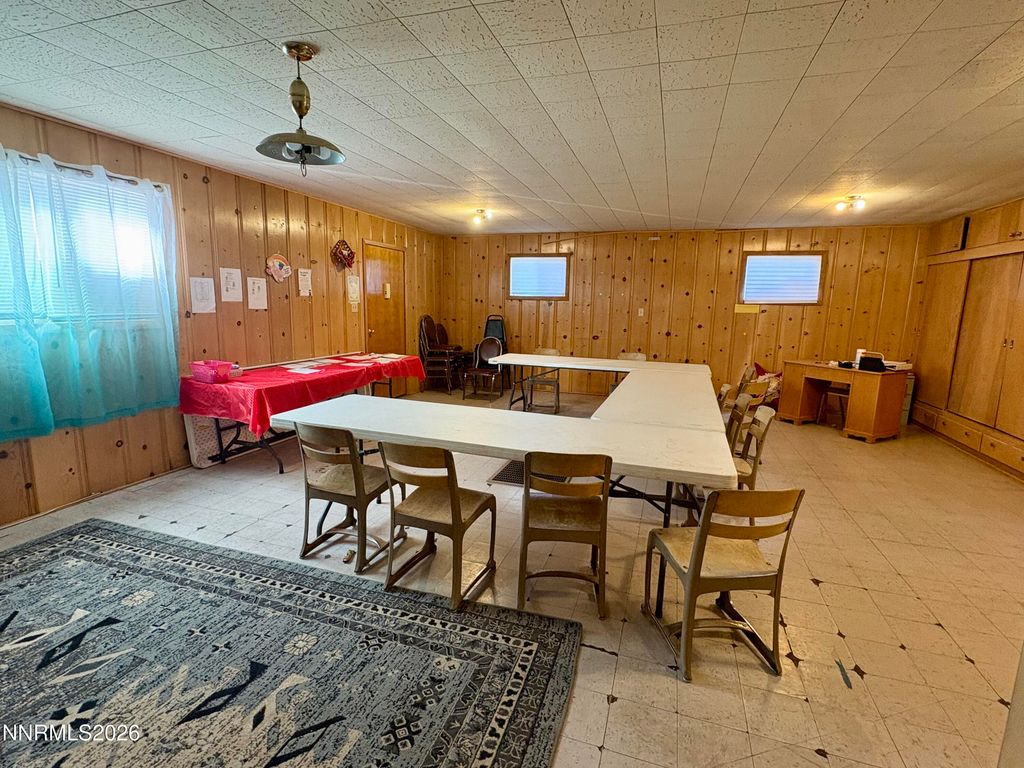 Image 5 of property listing at 1115 Franklin Avenue, Lovelock, NV 89419