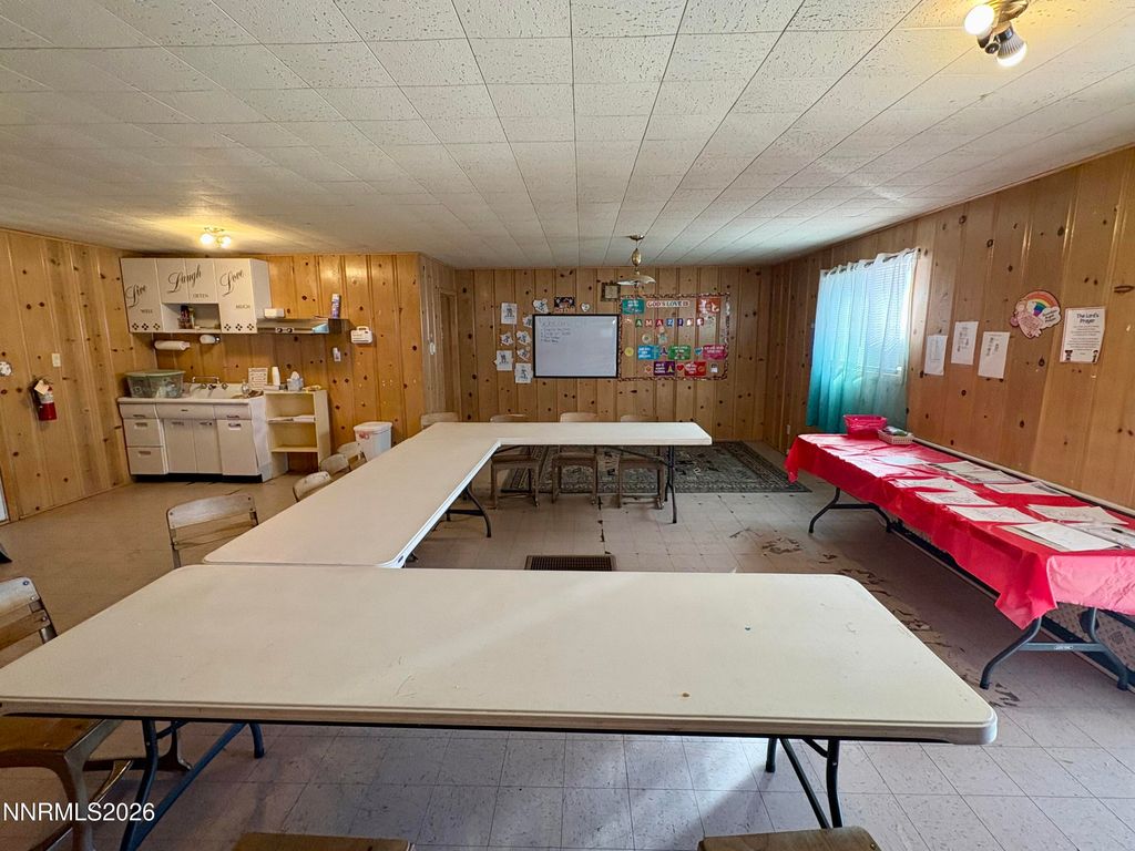 Image 9 of property listing at 1115 Franklin Avenue, Lovelock, NV 89419