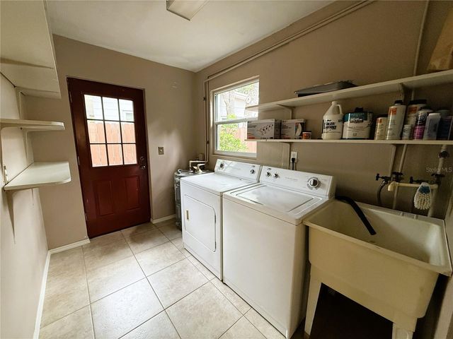 8184 24TH AVENUE N, St Petersburg, FL 33710